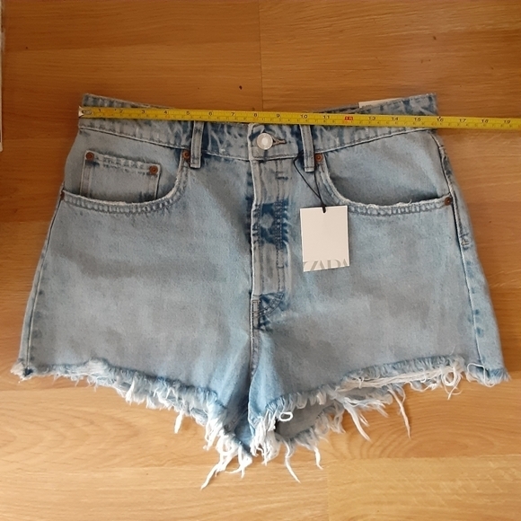 NWT Zara‎ High rise frayed jeans shorts,100% cotton denim,size 10/jeans … - Picture 6 of 12